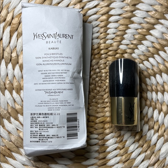 YSL Kabuki Brush - NIP - Picture 2 of 2